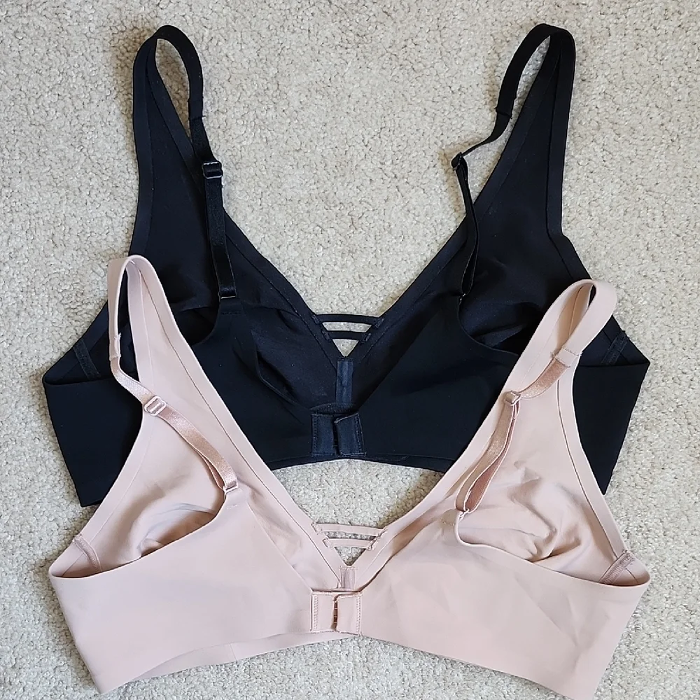 Pair of Soma Essentials Unlined Wireless Bras 36B - Picture 3 of 4